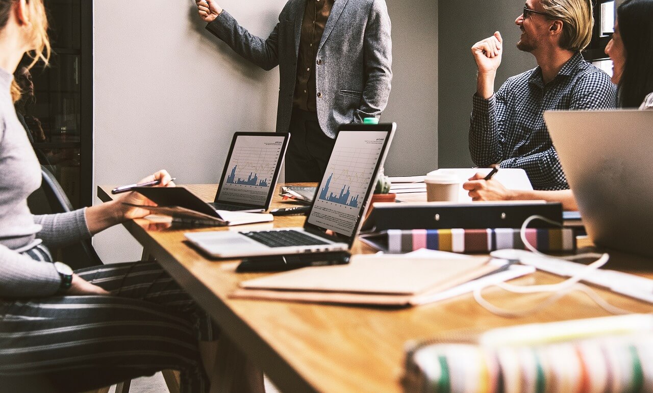 How to Use AI to Create Better Cross-Team Alignment to Reach Your Audiences